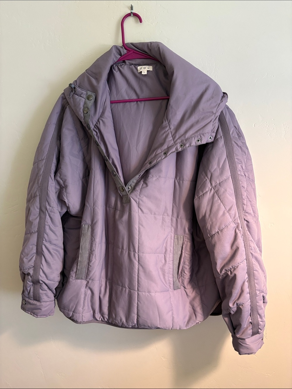 POL quilted top with 1/4 snap front & hood sz L